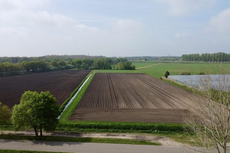 Landbouwgronden fam V Hooijdonk in omgeving ong – Hoofdfoto